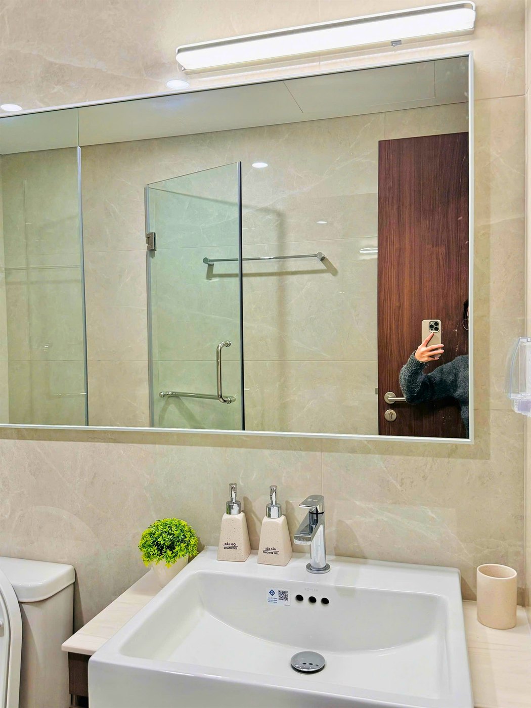Bathroom — One Bedroom Apartment